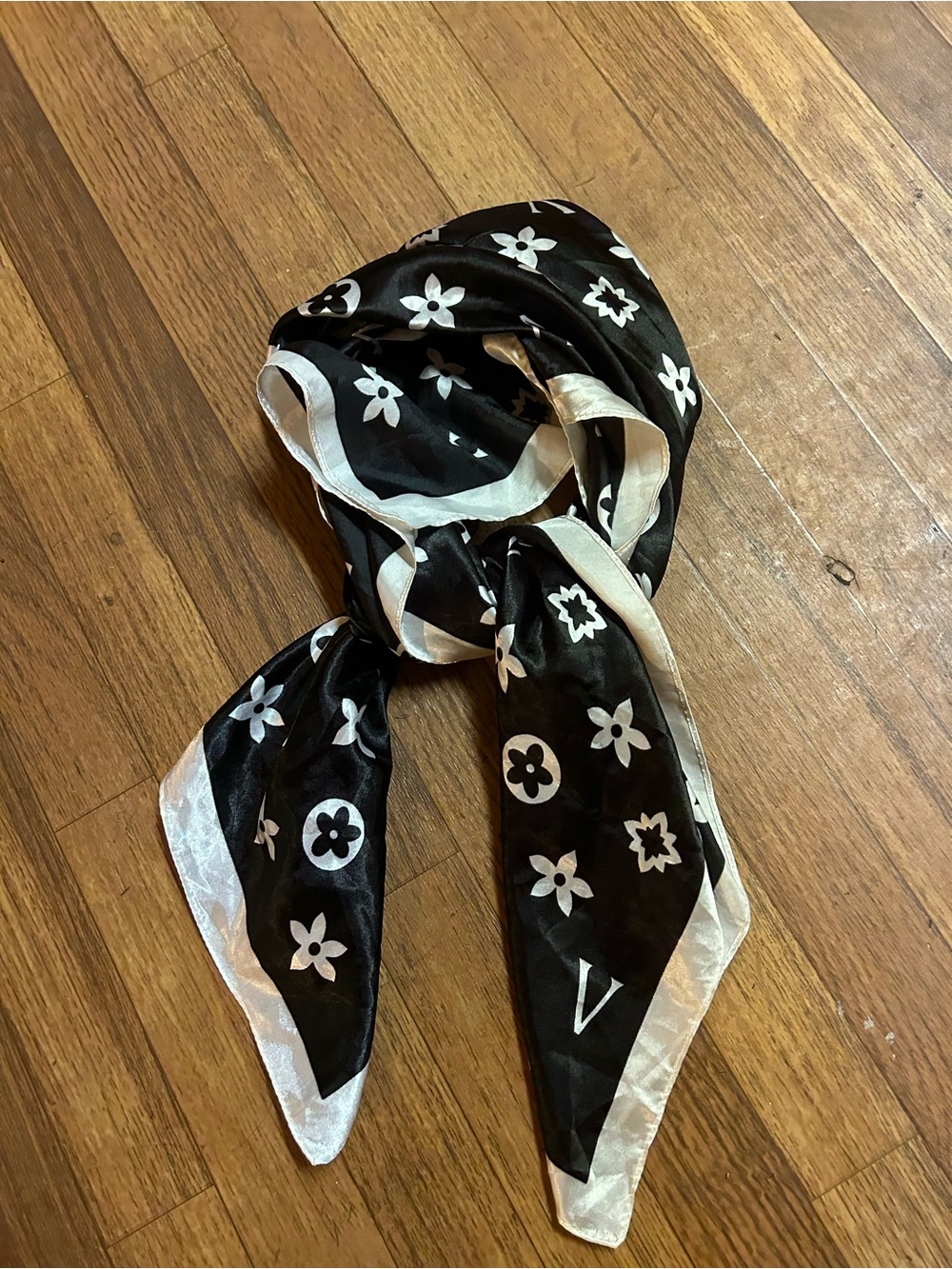 Louis Vuitton Black Satin Floral Logo Scarf with White Trim - Picture 2 of 5